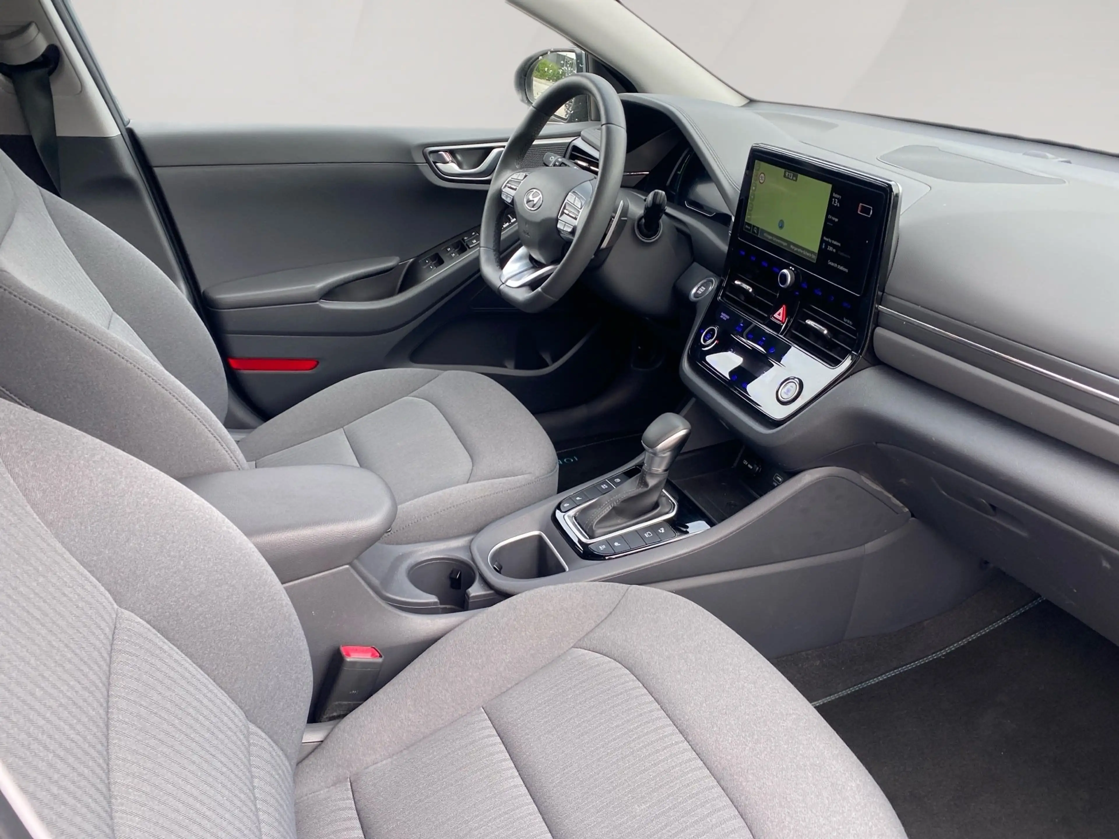 Hyundai IONIQ 1.6 GDI Hybrid Style Plug-In — photo 14