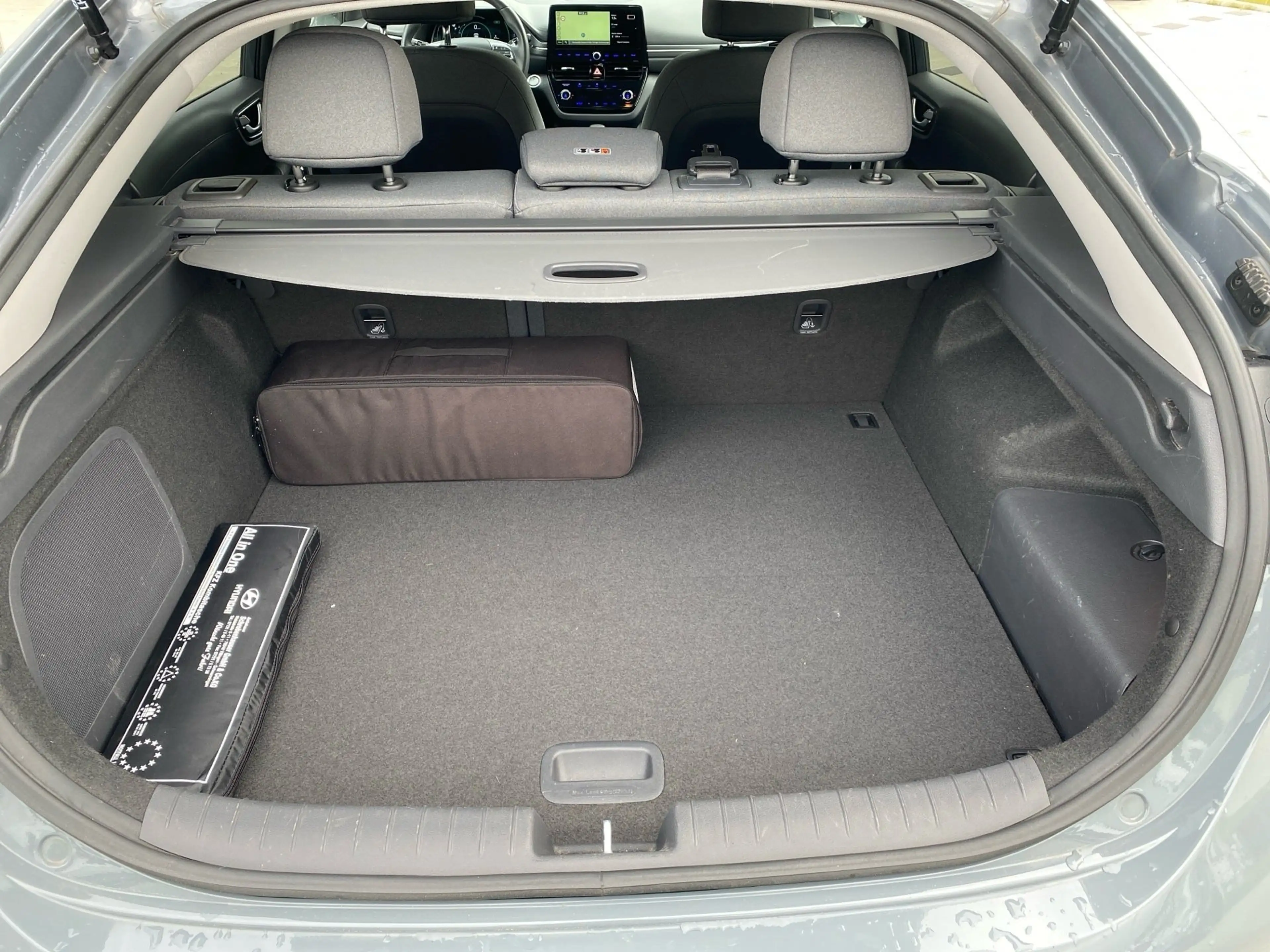 Hyundai IONIQ 1.6 GDI Hybrid Style Plug-In — photo 12