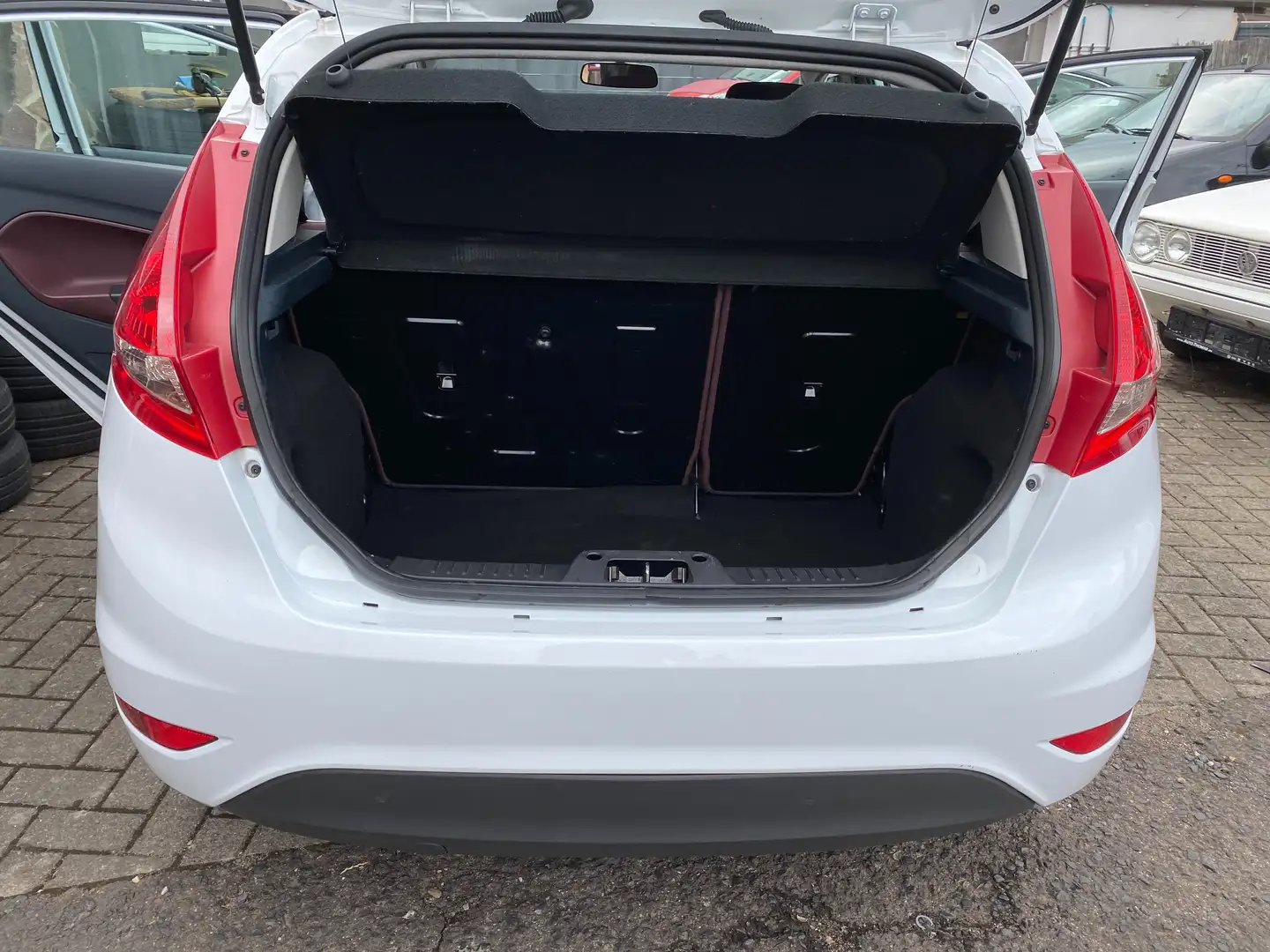 Ford Fiesta Trend NUR 69000KM Blanco - 2
