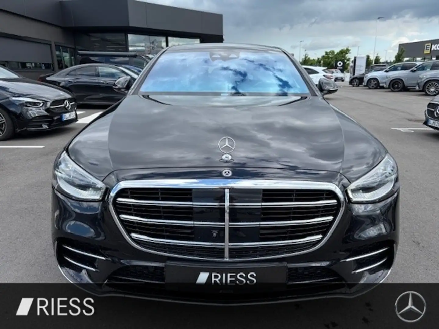 Mercedes-Benz S 350 d 4M L AMG Sport Fond Ent Pano Chauffeur Sitzkl Noir - 2