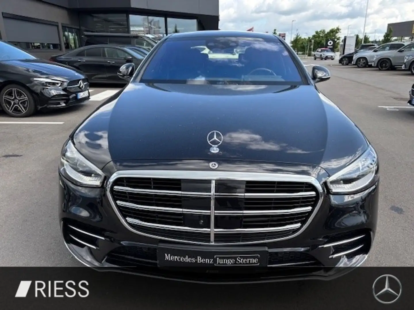 Mercedes-Benz S 350 d 4M L AMG Sport Fond Ent Pano Chauffeur Sitzkl Černá - 2