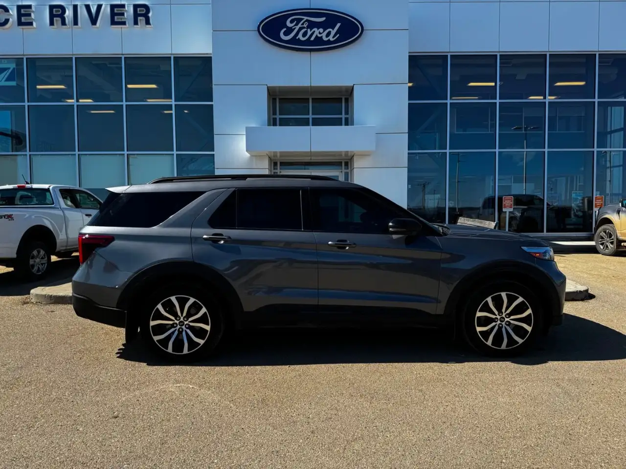 Ford Explorer снимка Ford Explorer