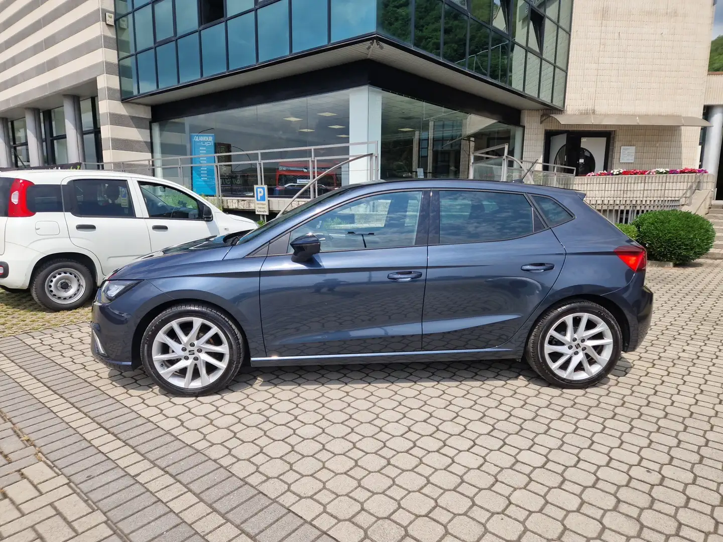SEAT Ibiza 1.0 EcoTSI 95 CV 5 porte FR Grigio - 2