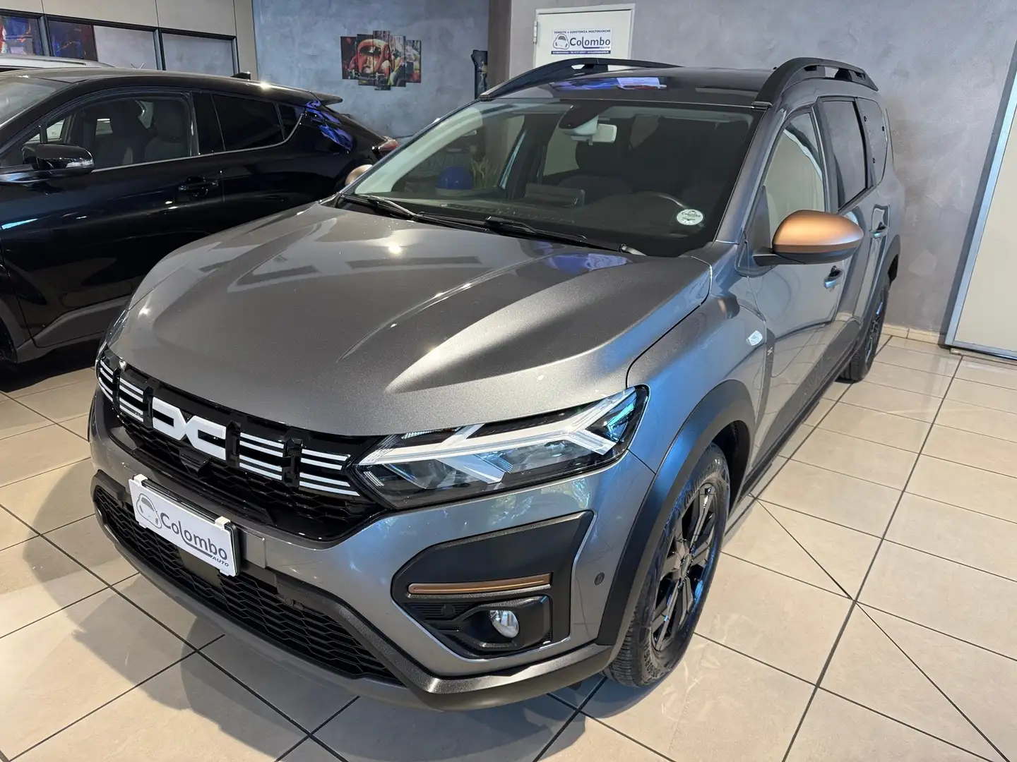 Dacia Jogger 1.0 tce Extreme UP Gpl 100cv 7pt 17" (Neopat) Grigio - 1