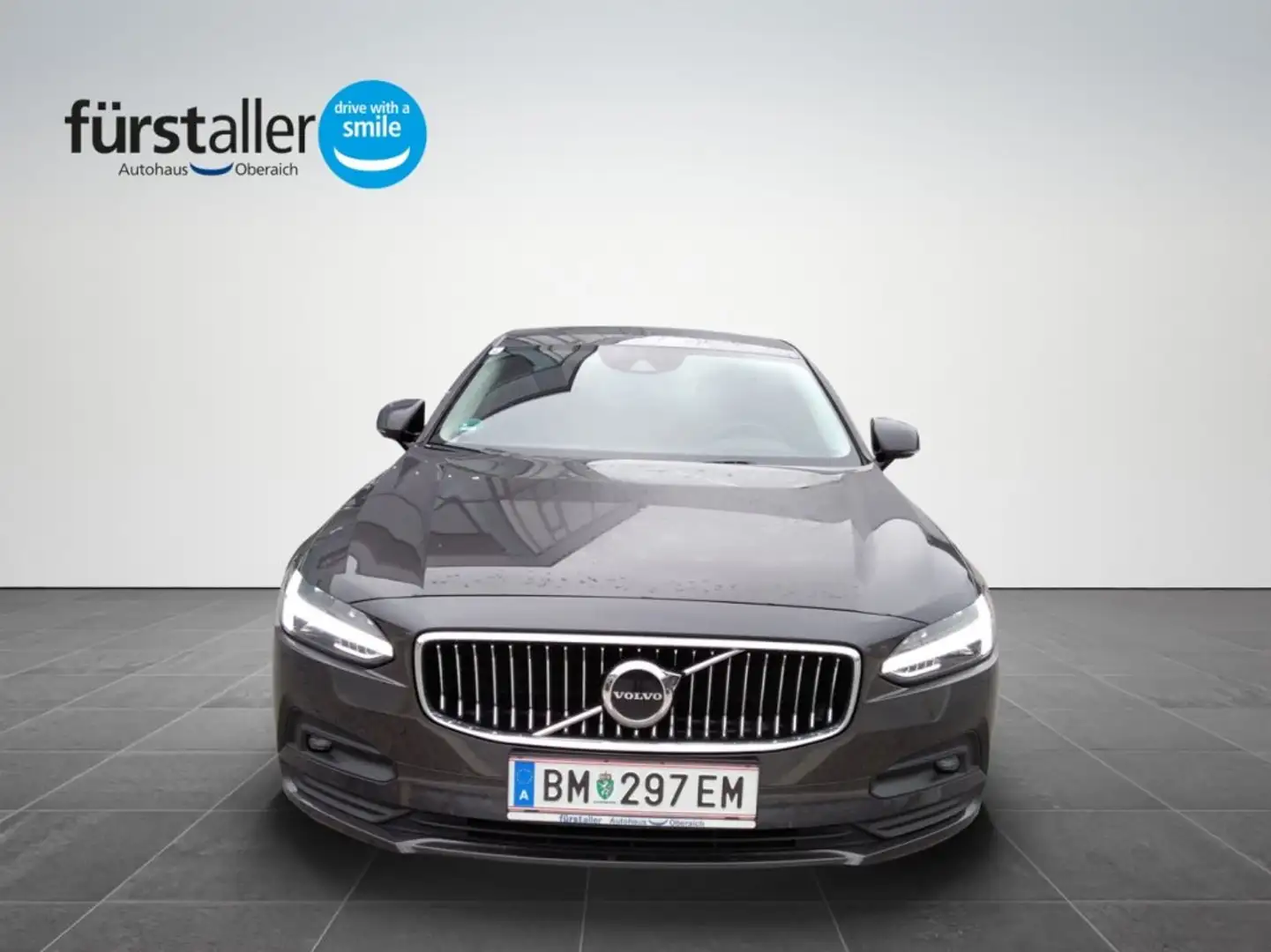 Volvo S90 Momentum Pro, B5 AWD Mild Hybrid Grau - 2