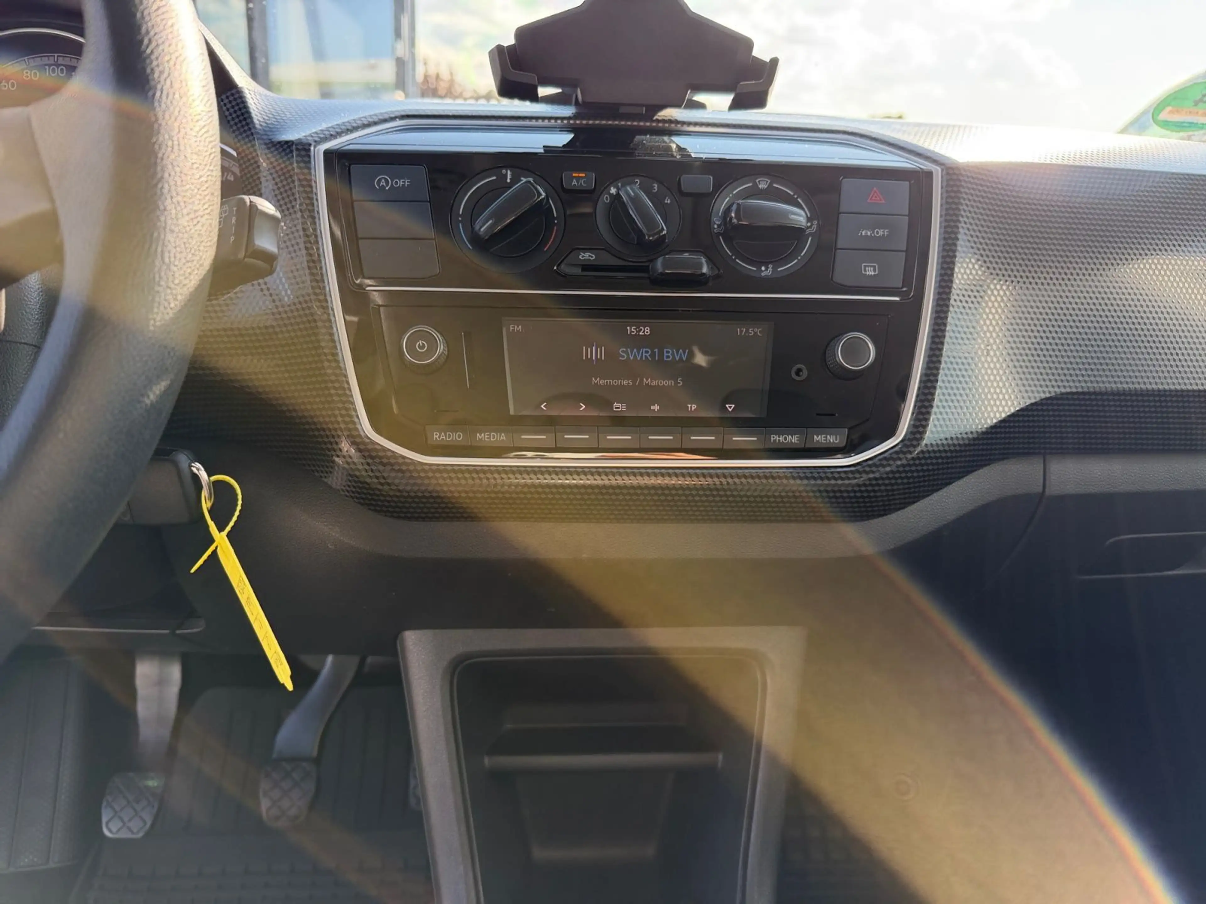 Volkswagen up! 1.0 Klima — photo 13