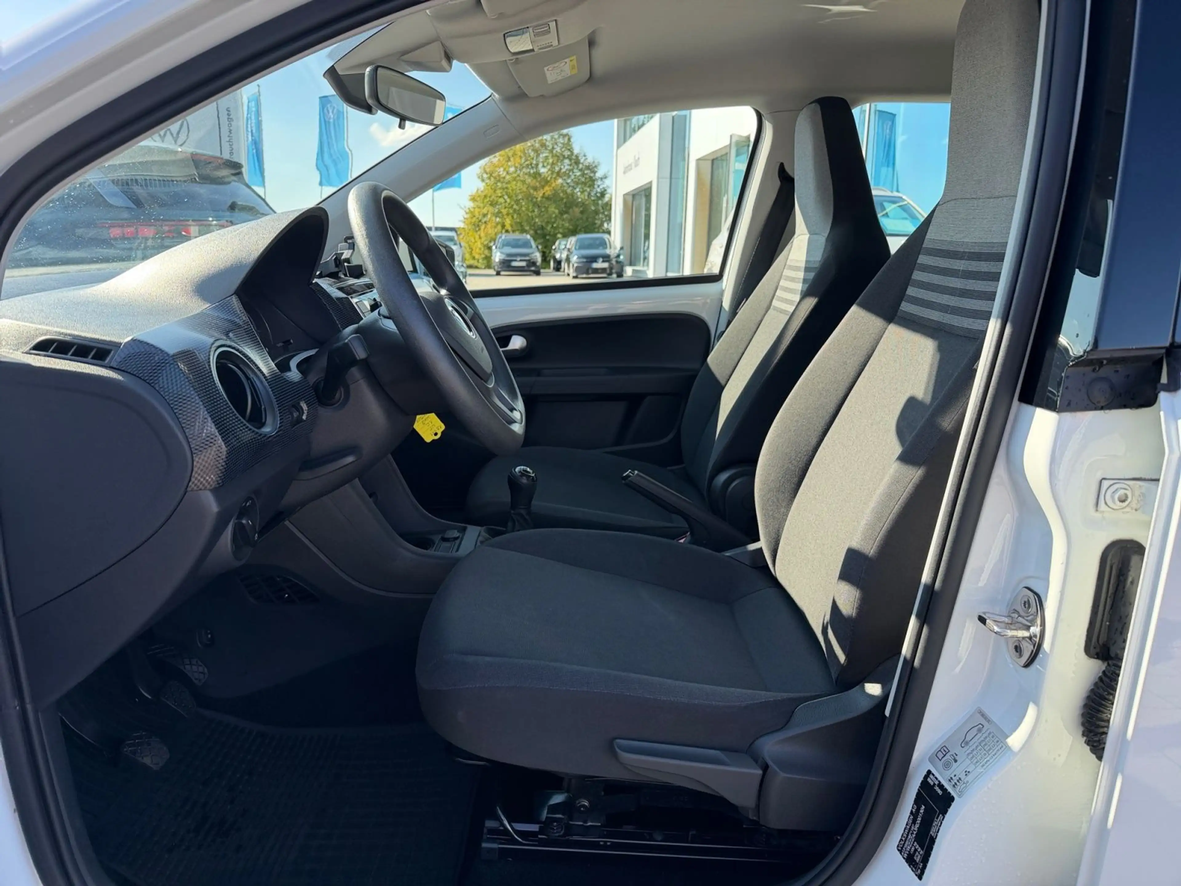 Volkswagen up! 1.0 Klima — photo 10