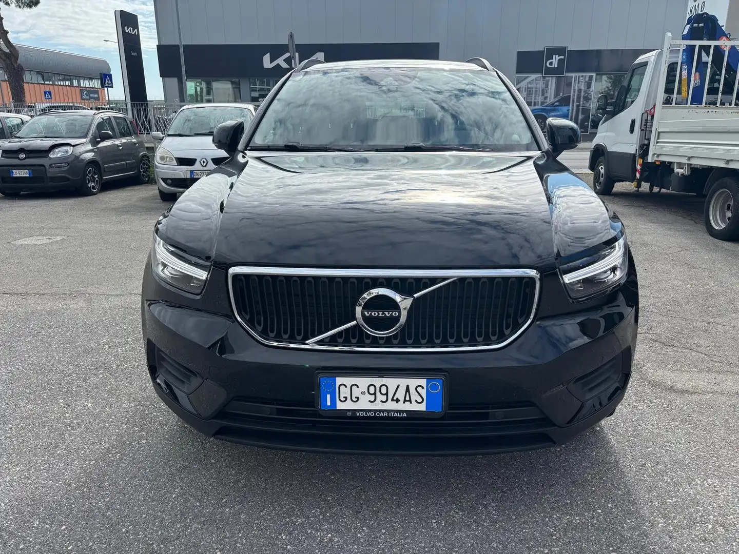 Volvo XC40 1.5 T2 Momentum Core 130 CV Nero - 2