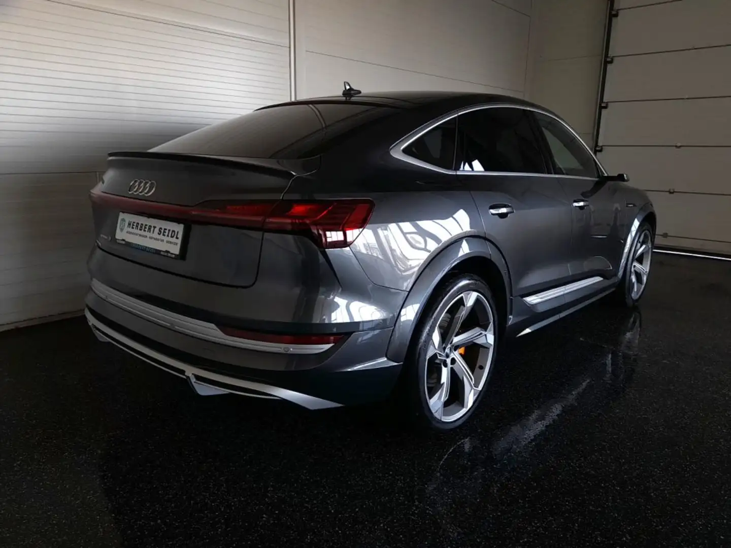 Audi e-tron "S" SB 95 QUATTRO S-LINE *NP € 114.647,- / 22 ZOLL / MATRIX-LED / MEMORY SPORTSITZE / BANG & OLUFSEN* Grau - 2