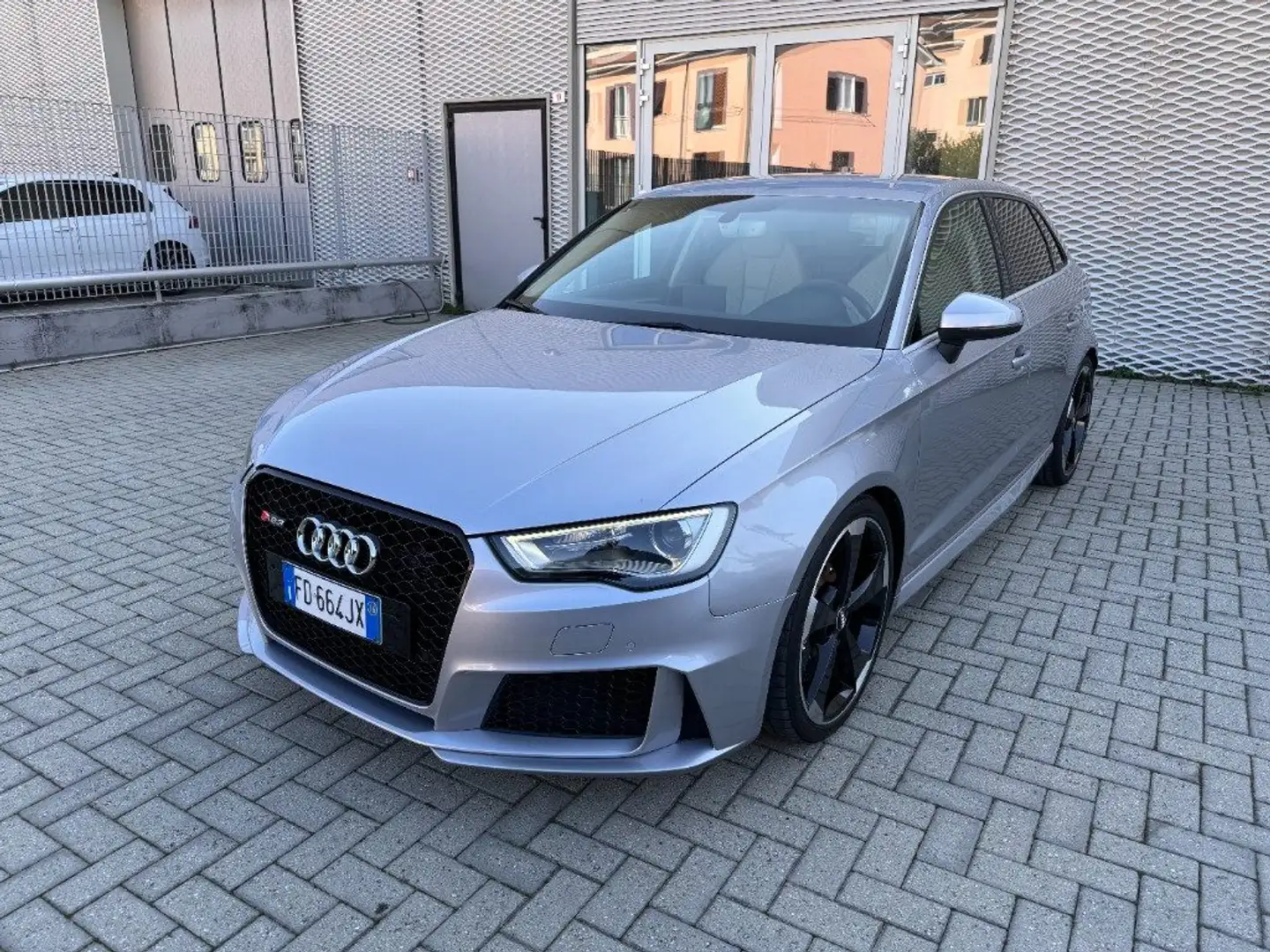 Audi RS3 SPB 2.5 TFSI quattro S tronic Grau - 1