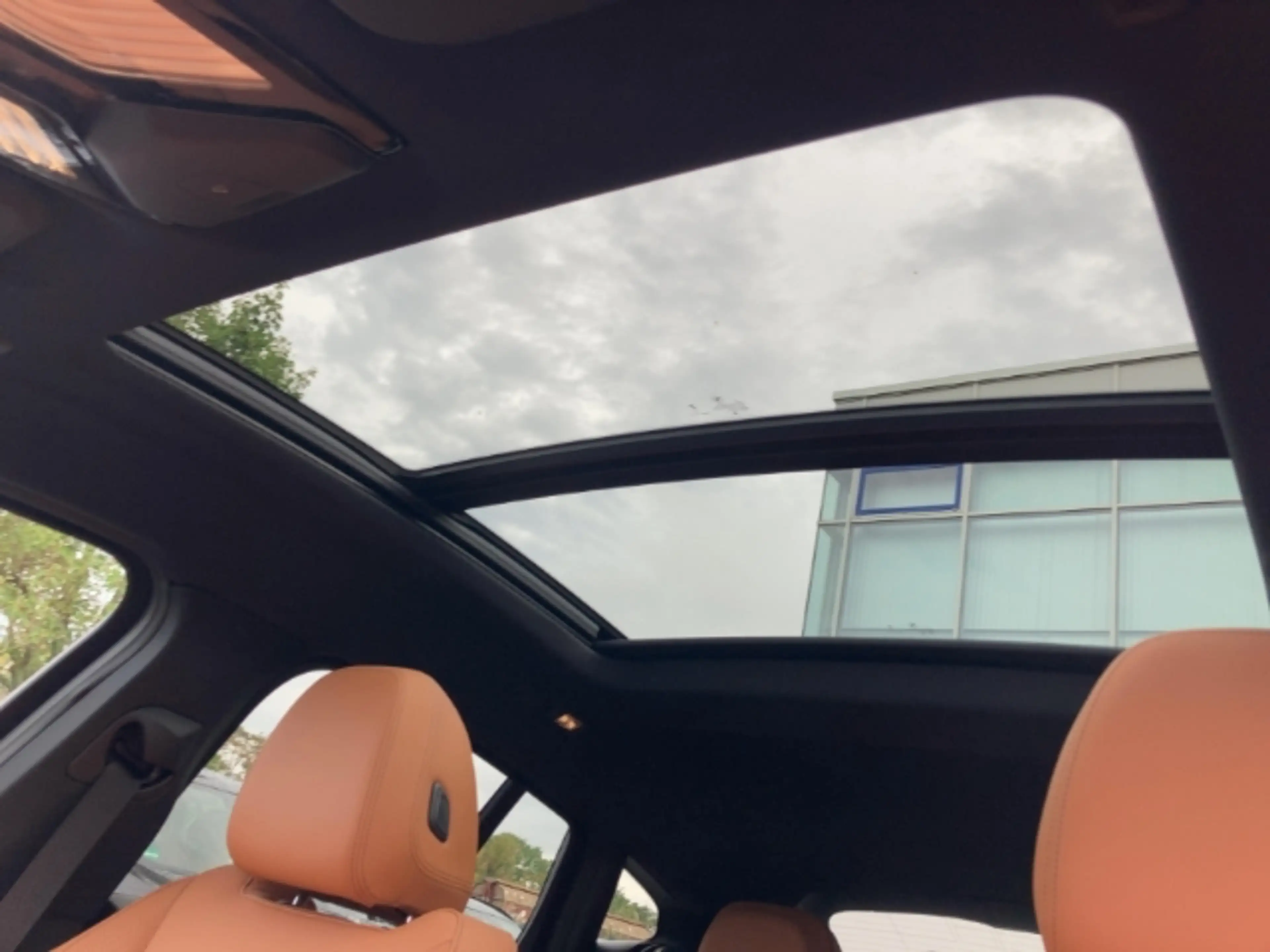 BMW X4 xDrive 30i Sportpaket HUD El. Panodach Panorama Na — photo 15