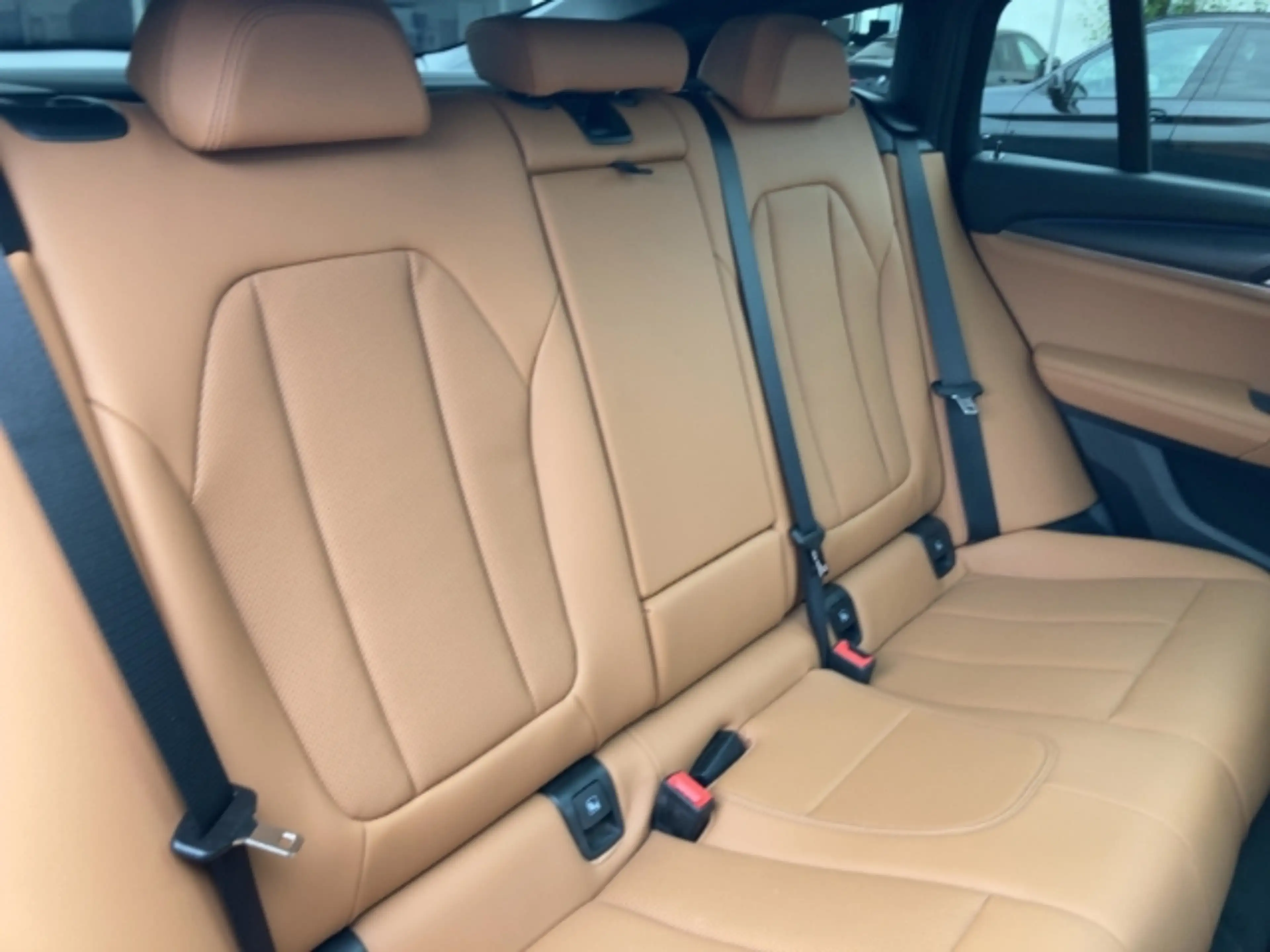 BMW X4 xDrive 30i Sportpaket HUD El. Panodach Panorama Na — photo 7