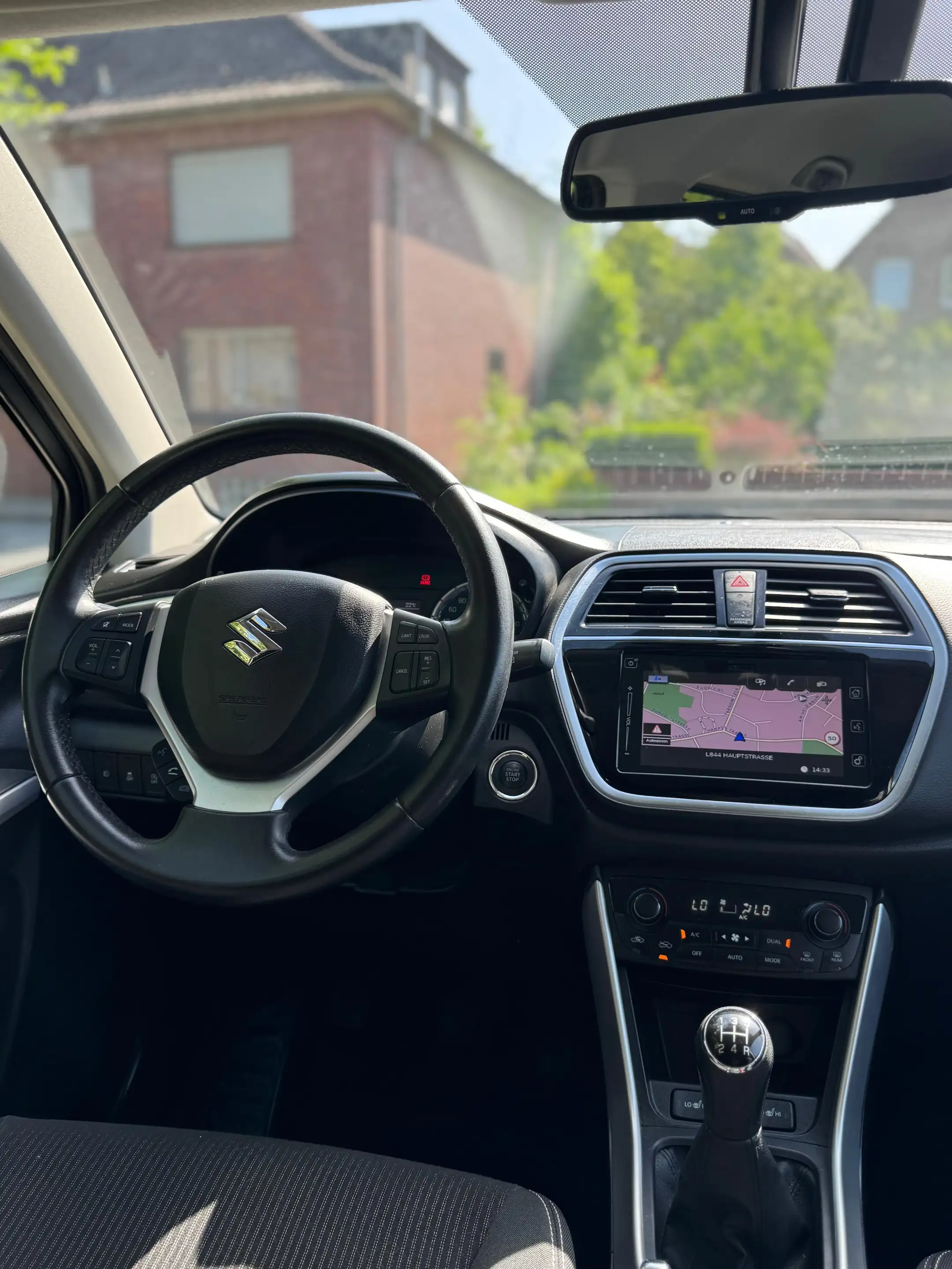 Suzuki SX4 S-Cross Club / Rückfahrkamera / AHK /55.000 Km/ Keyless — photo 12