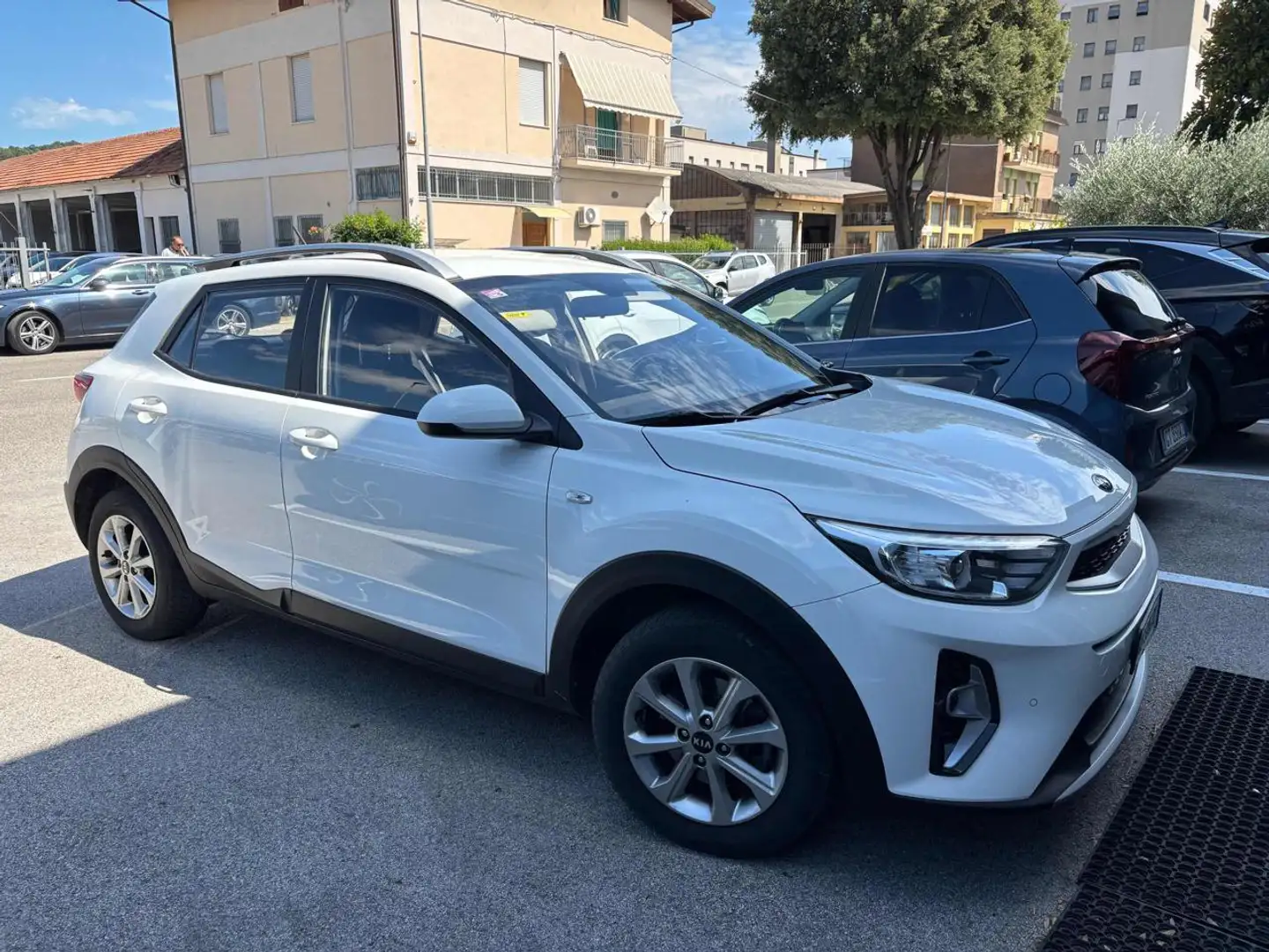 Kia Stonic 1.2 DPI ECO GPL Urban Wit - 1