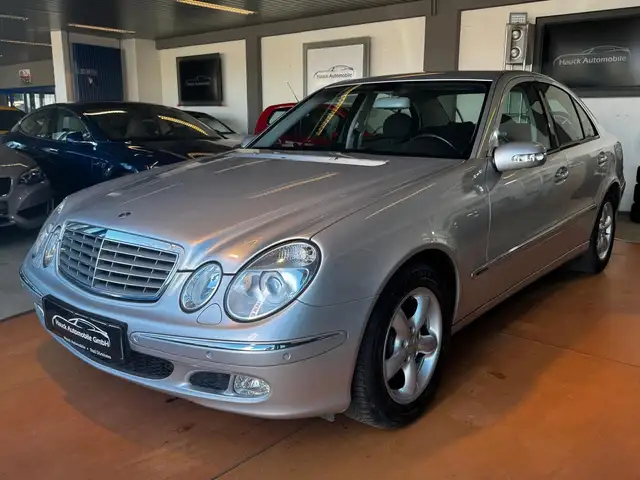 Mercedes-Benz E 240 HARMAN KARDON/XENON/AUTOM/PDC/TEMPO