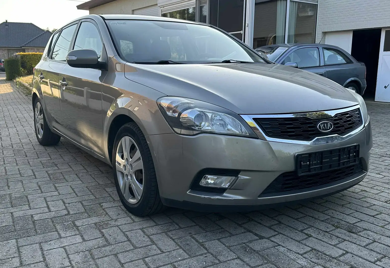 Kia Ceed / cee'd Ceed 1.6 CRDi 90 Spirit Gris - 2