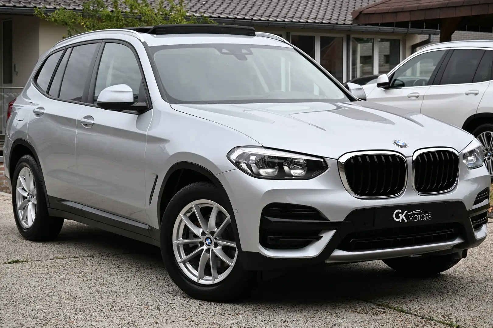 BMW X3 2.0dA sDrive18d PANORAMA Automaat Camera Navi Full Zilver - 2