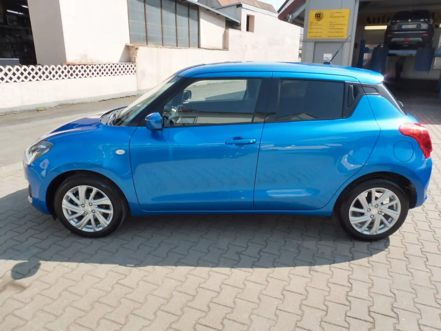 Suzuki Swift Comfort Bleu - 2