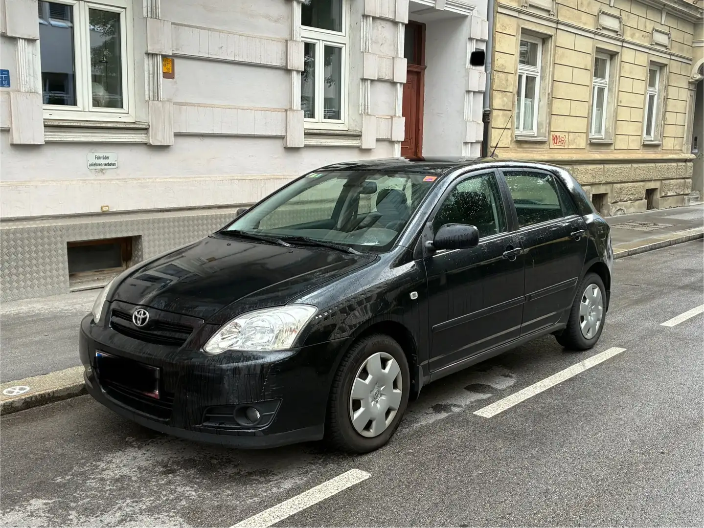 Toyota Corolla Corolla 1,4 VVT-i Linea Sol Linea Sol Schwarz - 1