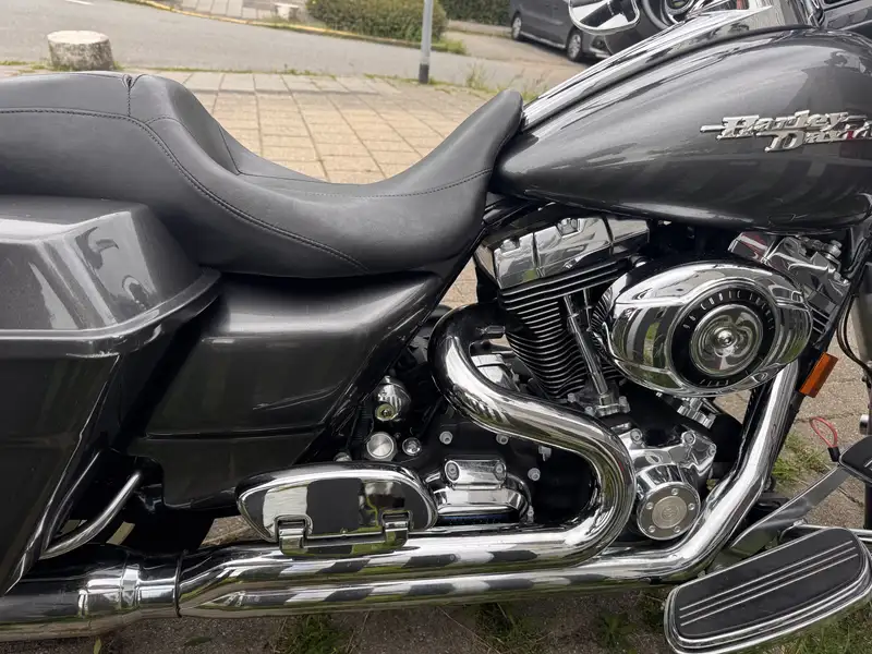 Harley-Davidson Street Glide - foto 6