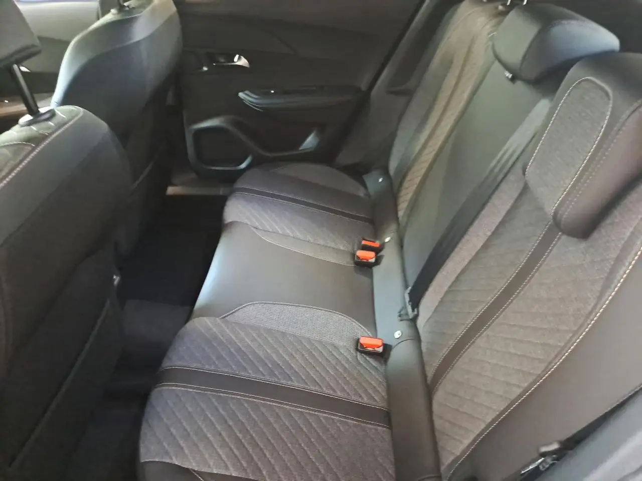 Peugeot 2008 Allure Bluetooth LED Klima Einparkhilfe, миниатюра 18