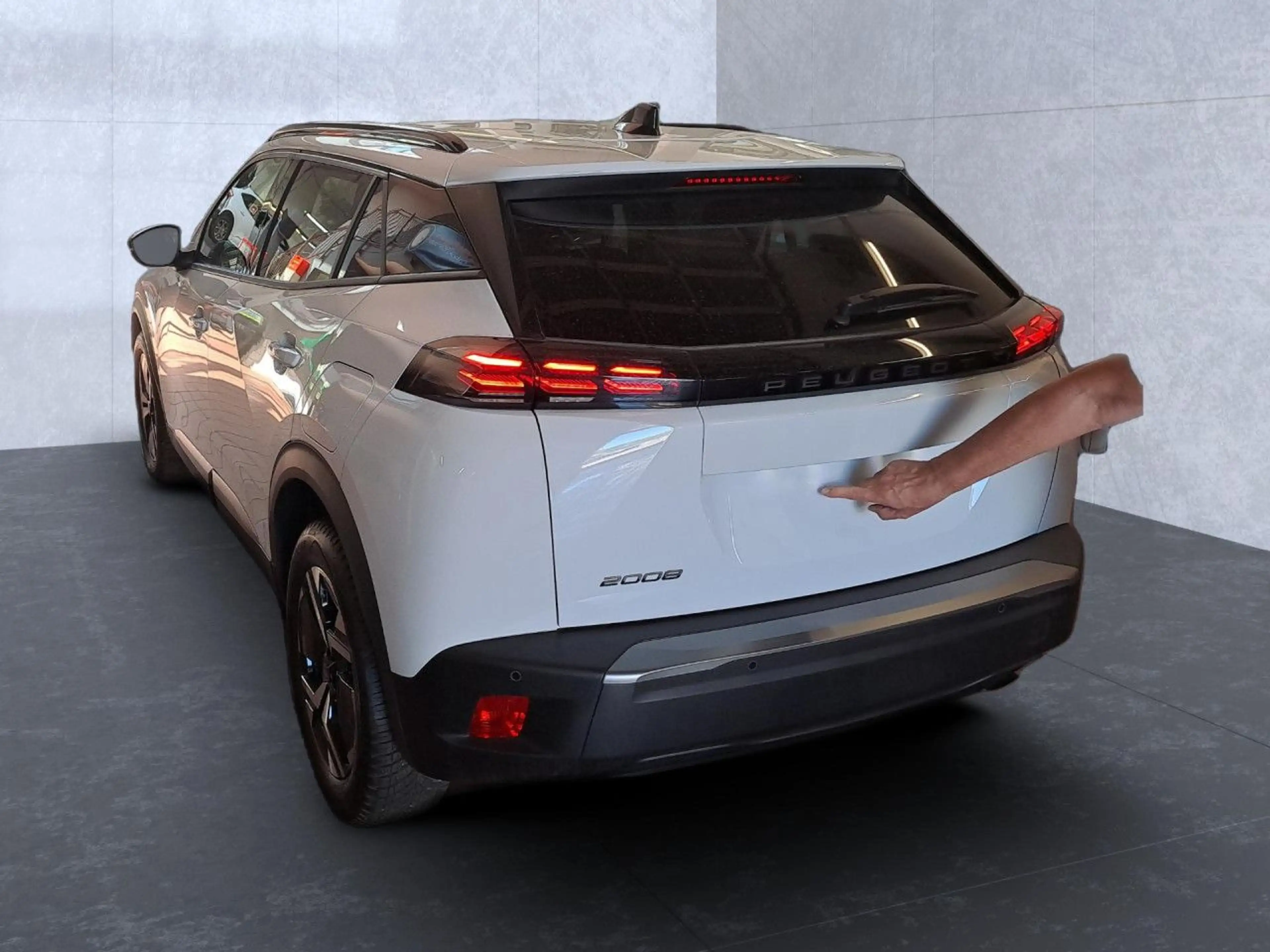 Peugeot 2008 Allure Bluetooth LED Klima Einparkhilfe — photo 4
