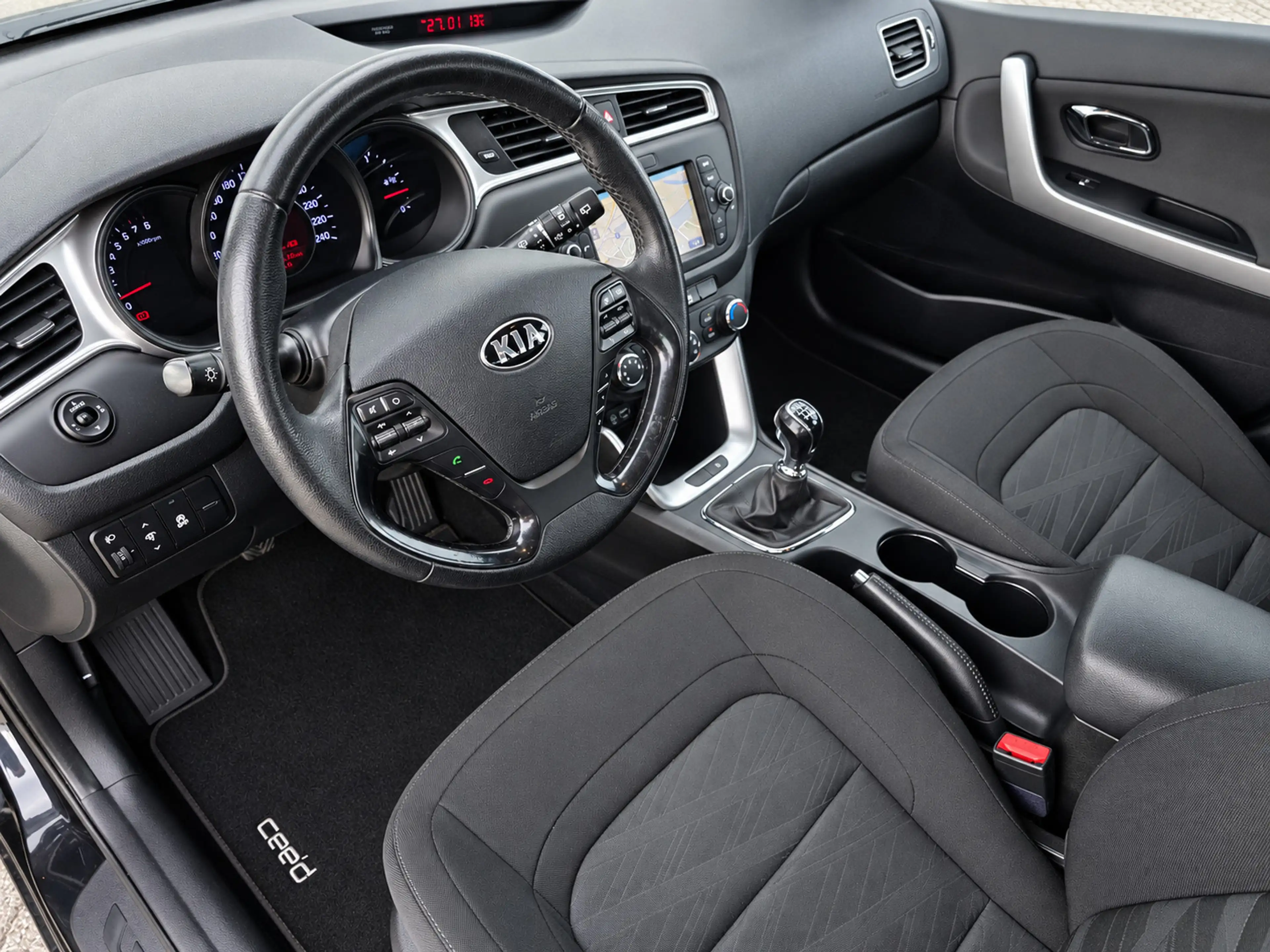 Kia Ceed SW / cee'd SW Sportswagon 1.0 T-GDi First Edition | CAMERA | NAV — photo 13