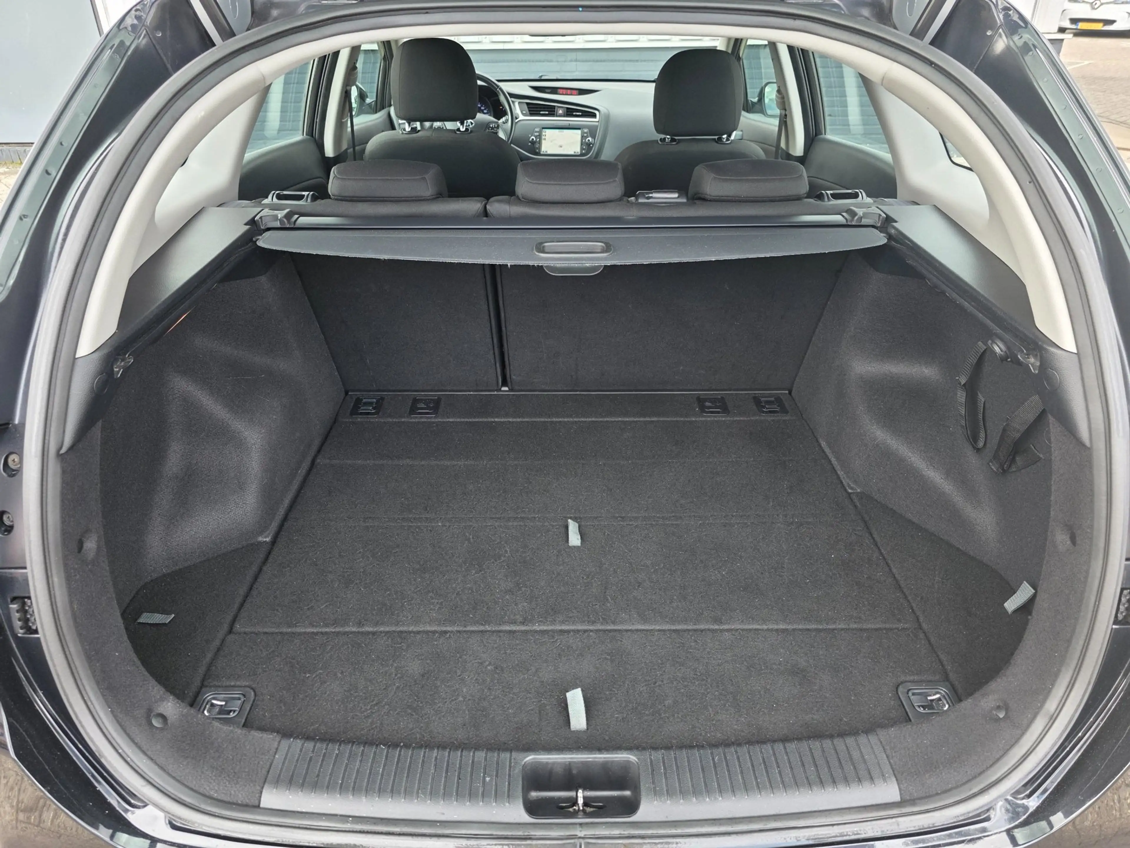 Kia Ceed SW / cee'd SW Sportswagon 1.0 T-GDi First Edition | CAMERA | NAV — photo 6