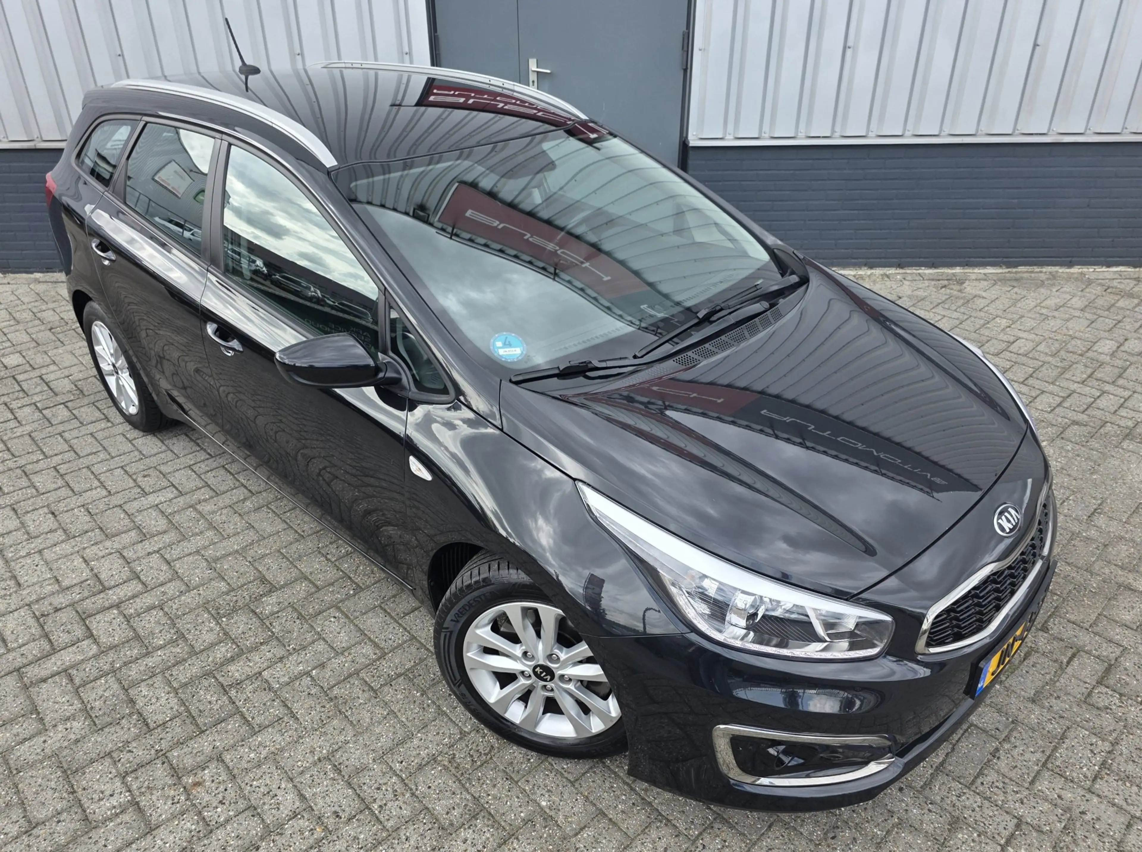 Kia Ceed SW / cee'd SW Sportswagon 1.0 T-GDi First Edition | CAMERA | NAV — photo 5