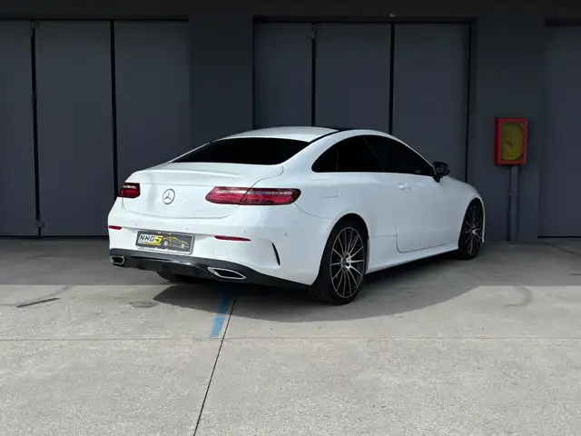 Mercedes-Benz E-Class view 4