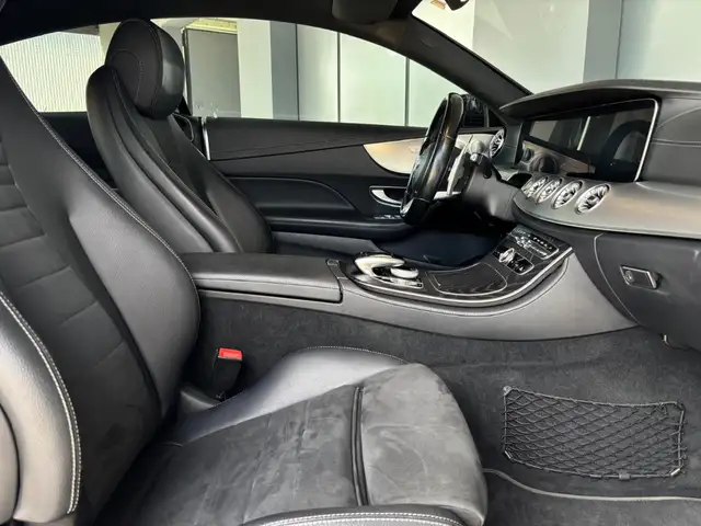 Mercedes-Benz E-Class view 8