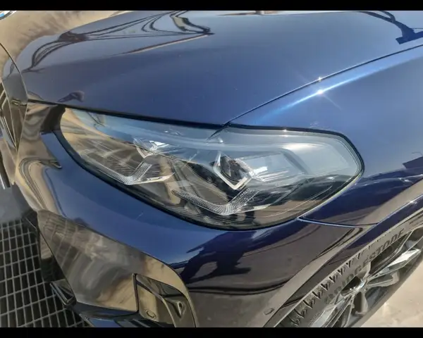 BMW X4 view 11