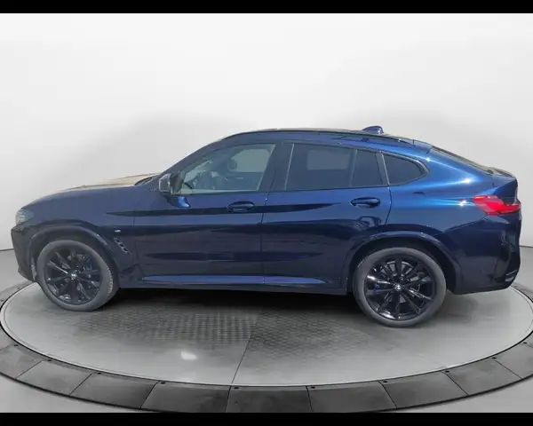 BMW X4 view 9
