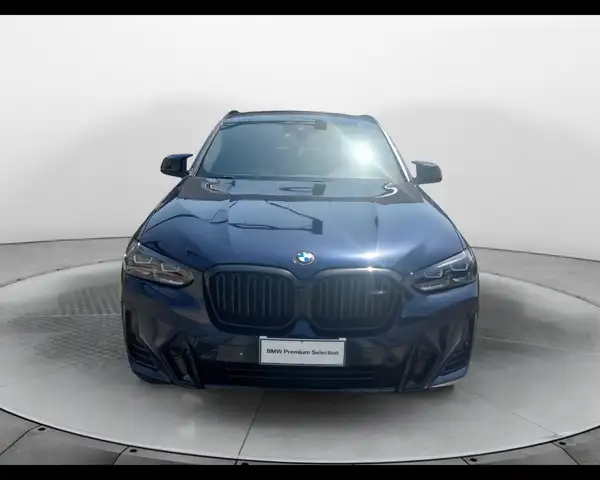 BMW X4 view 3