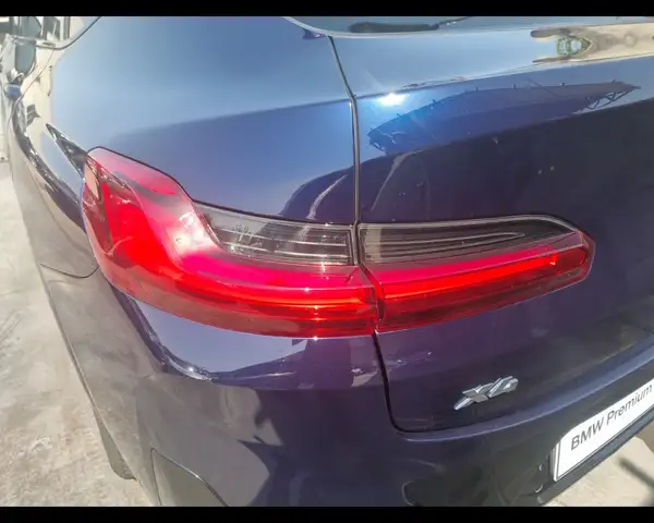 BMW X4 view 12