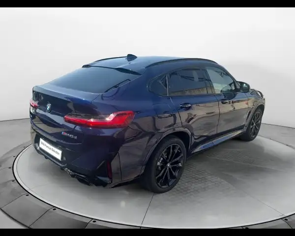 BMW X4 view 6