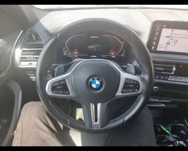 BMW X4 view 15