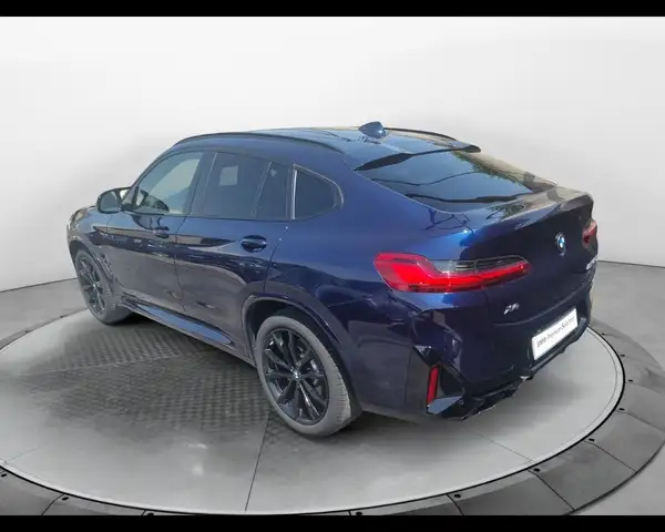 BMW X4 view 8