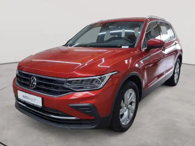 Volkswagen Tiguan view 2