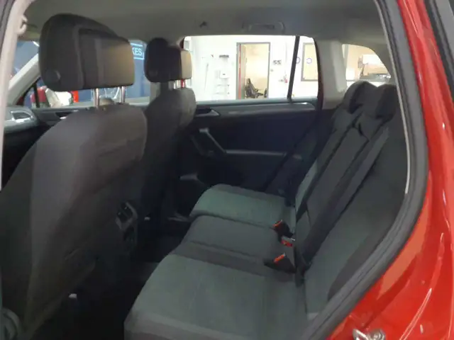 Volkswagen Tiguan view 13