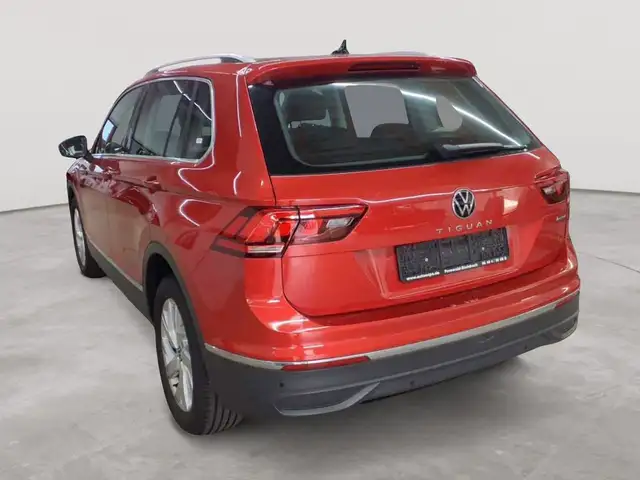 Volkswagen Tiguan view 5