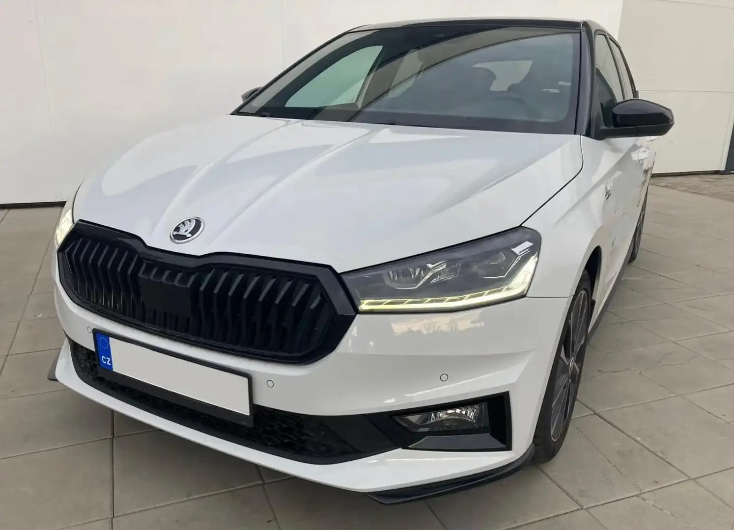 Skoda Fabia IV Monte Carlo 1.0 TSI DSG Color Concept, ACC Blanco - 1