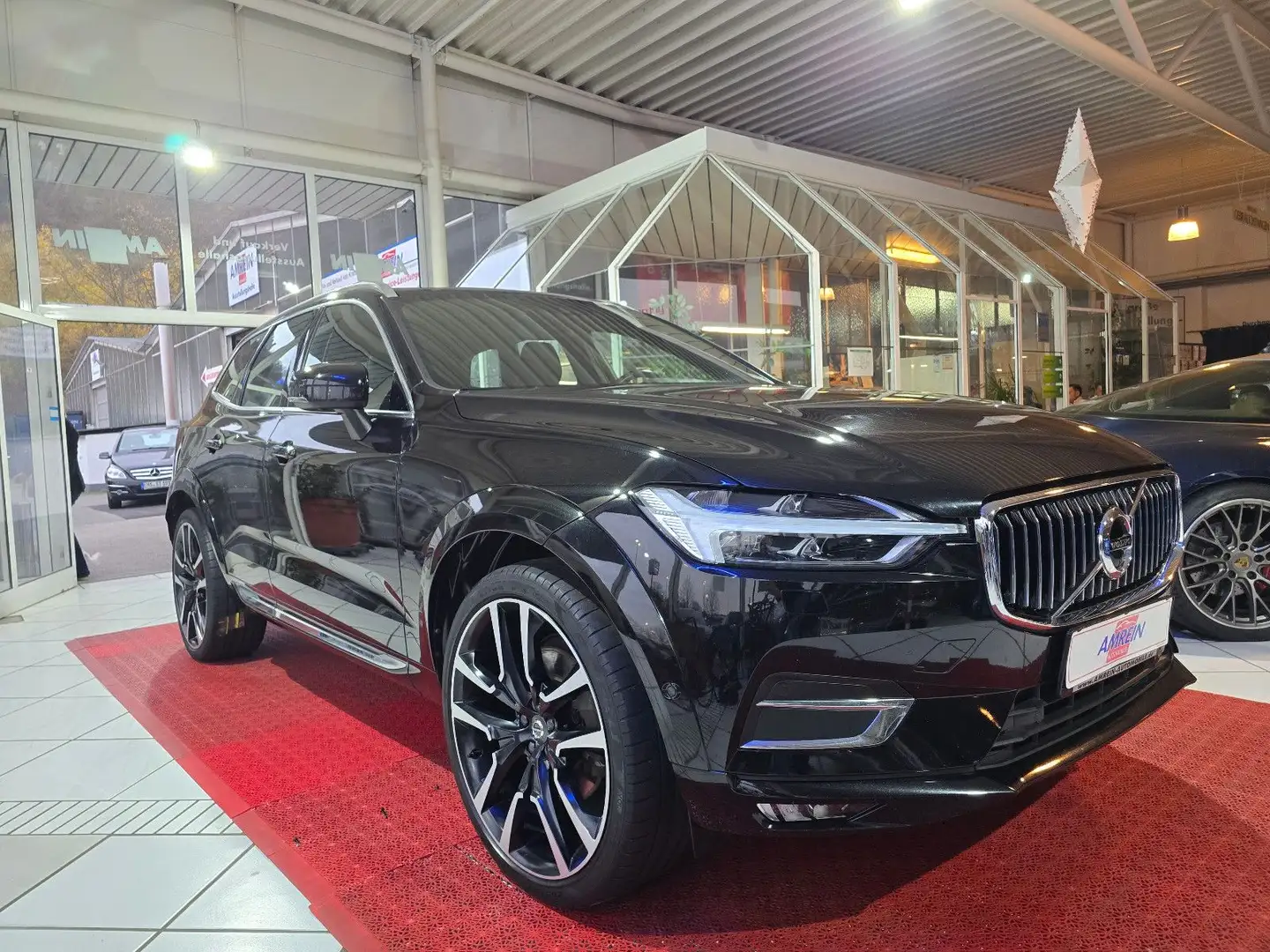 Volvo XC60 Inscription AWD+ Schwarz - 1