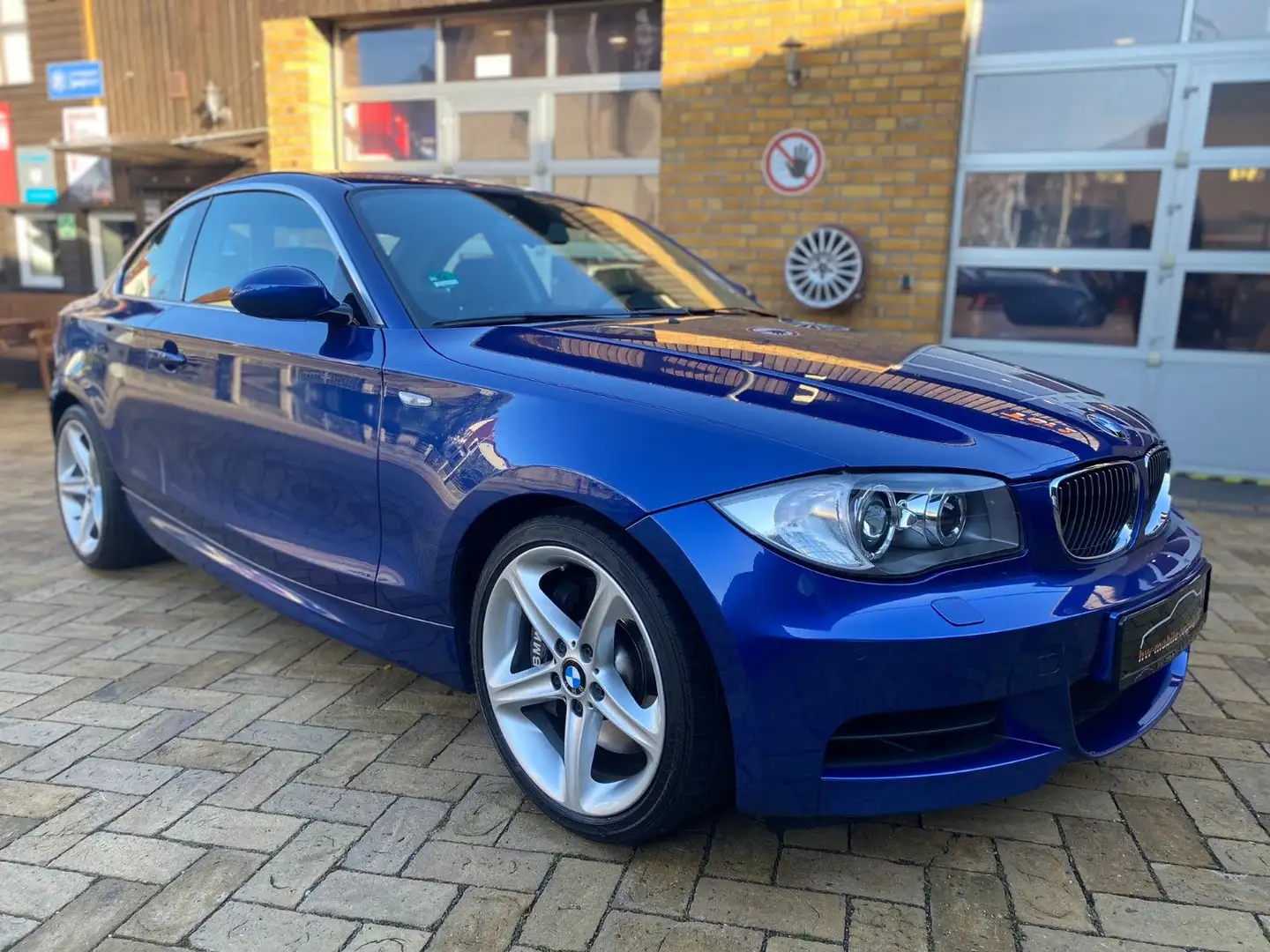 BMW 135 i Coupé M-Sportpaket 1.HAND BiXenon PDC Albastru - 1