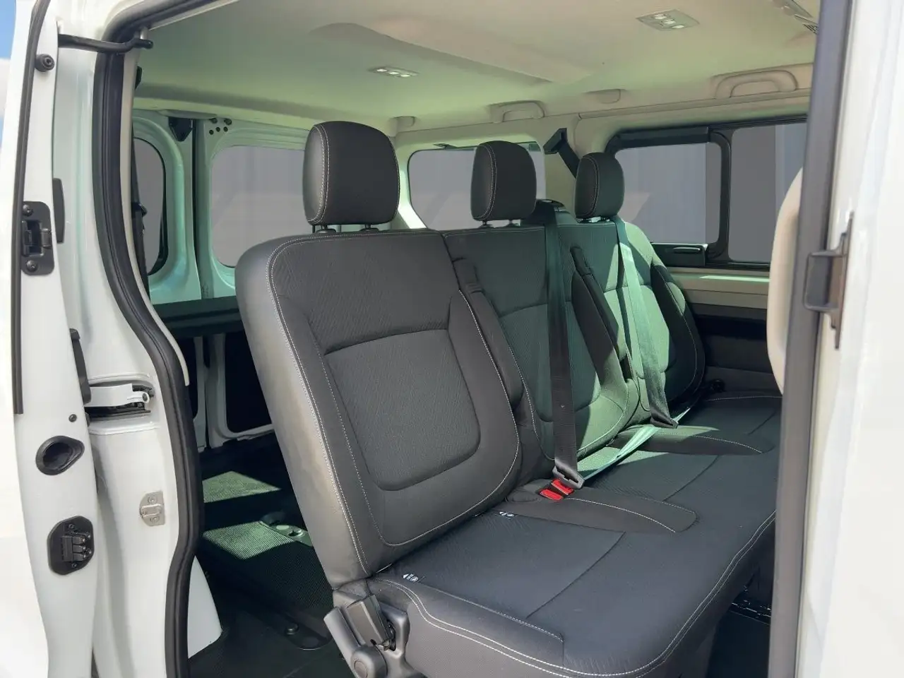 Renault Trafic 2.0 dCi 170 Combi, миниатюра 9