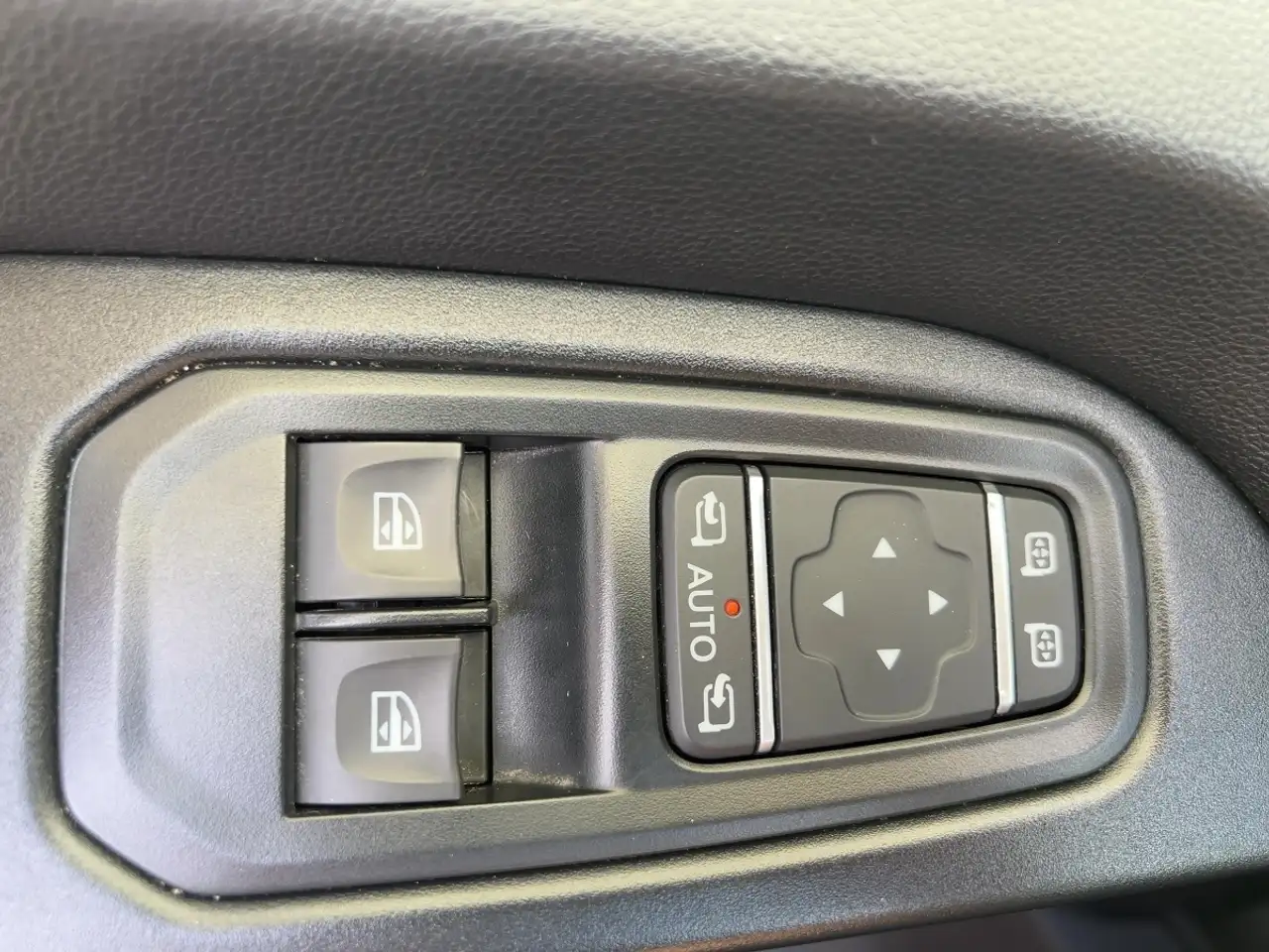 Renault Trafic 2.0 dCi 170 Combi, миниатюра 16