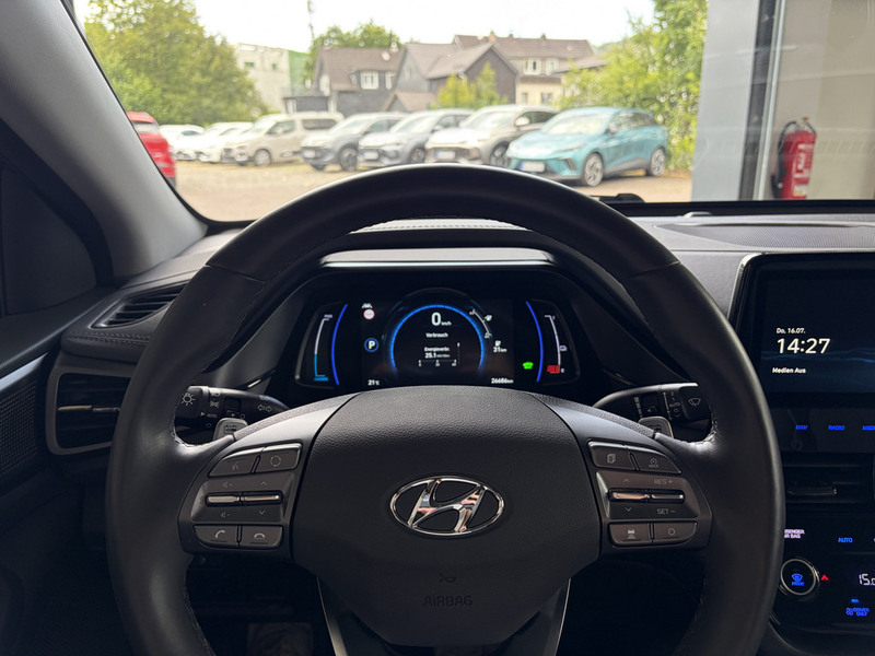 Hyundai IONIQ Prime Elektro FACEL. SITZBELÜFTUNG LED — photo 15