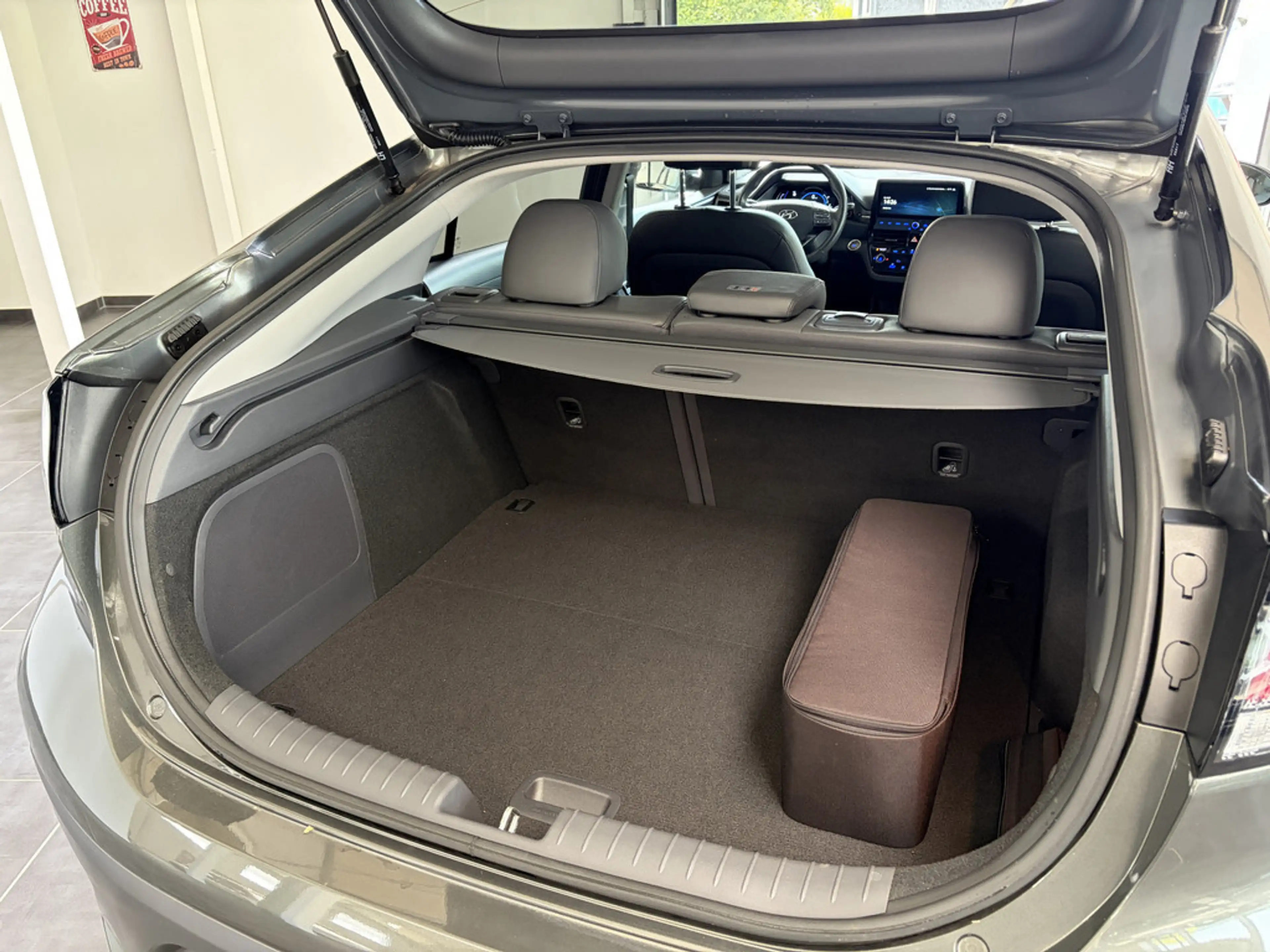 Hyundai IONIQ Prime Elektro FACEL. SITZBELÜFTUNG LED — photo 8
