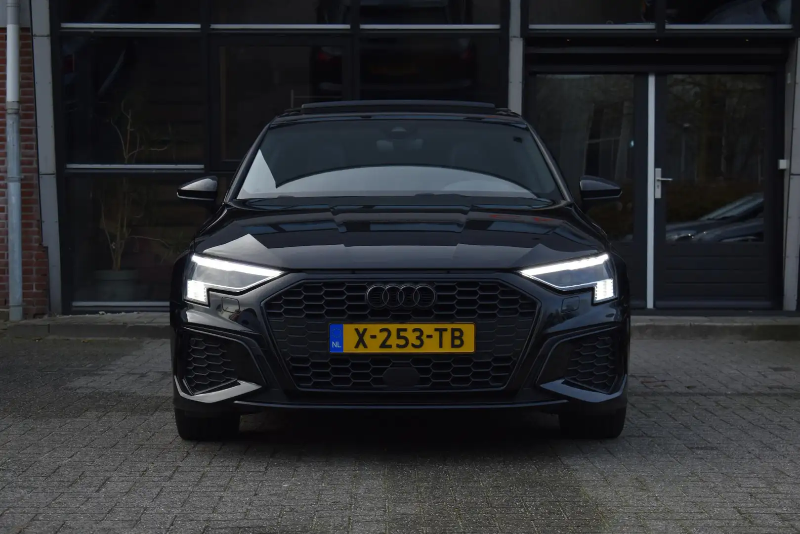 Audi A3 Sportback 35 TFSI S Line Pano Kuip Lane B&O Trekha Schwarz - 2
