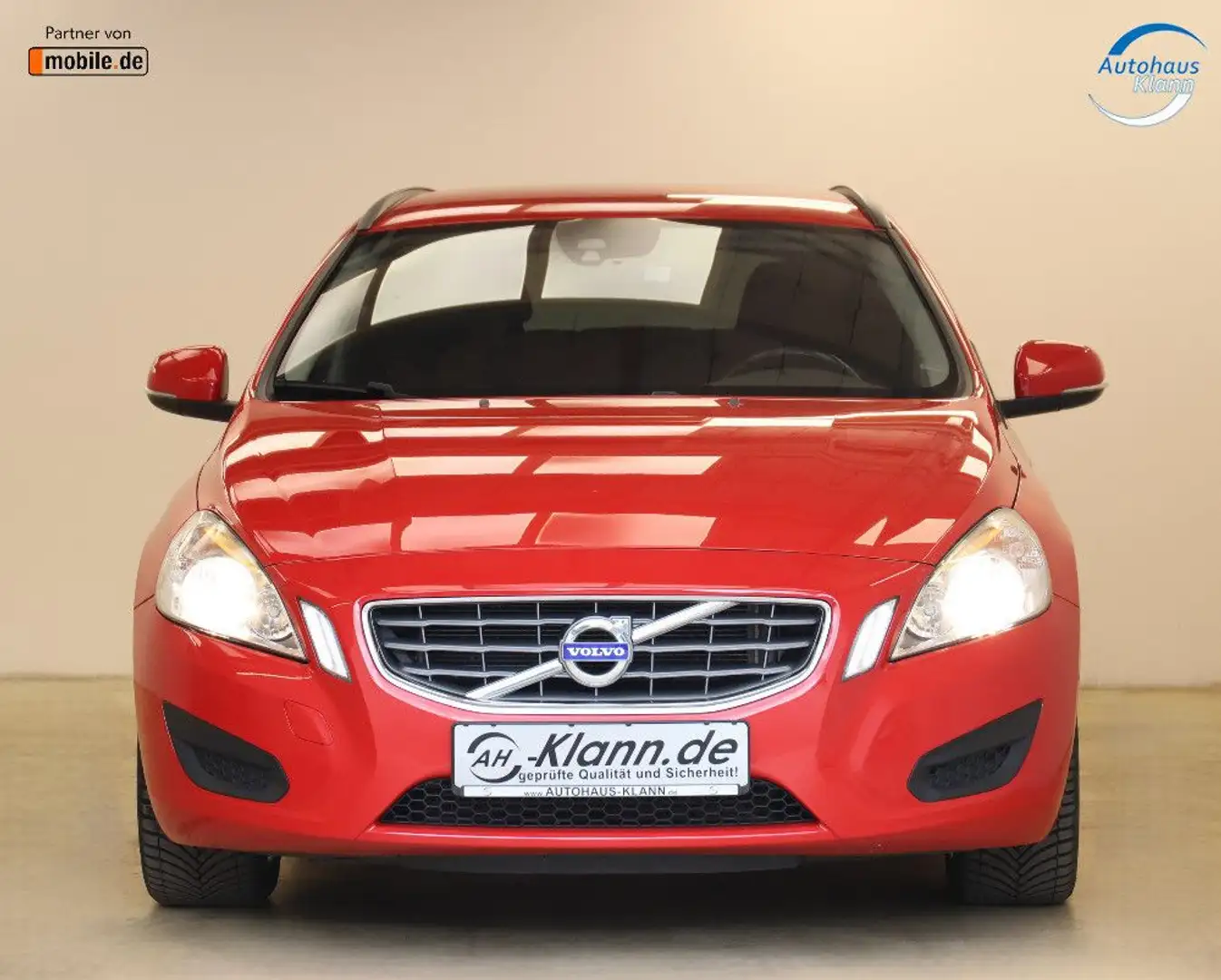Volvo V60 1.6T3 150PS Kinetic Klima SHZ PDC Červená - 2